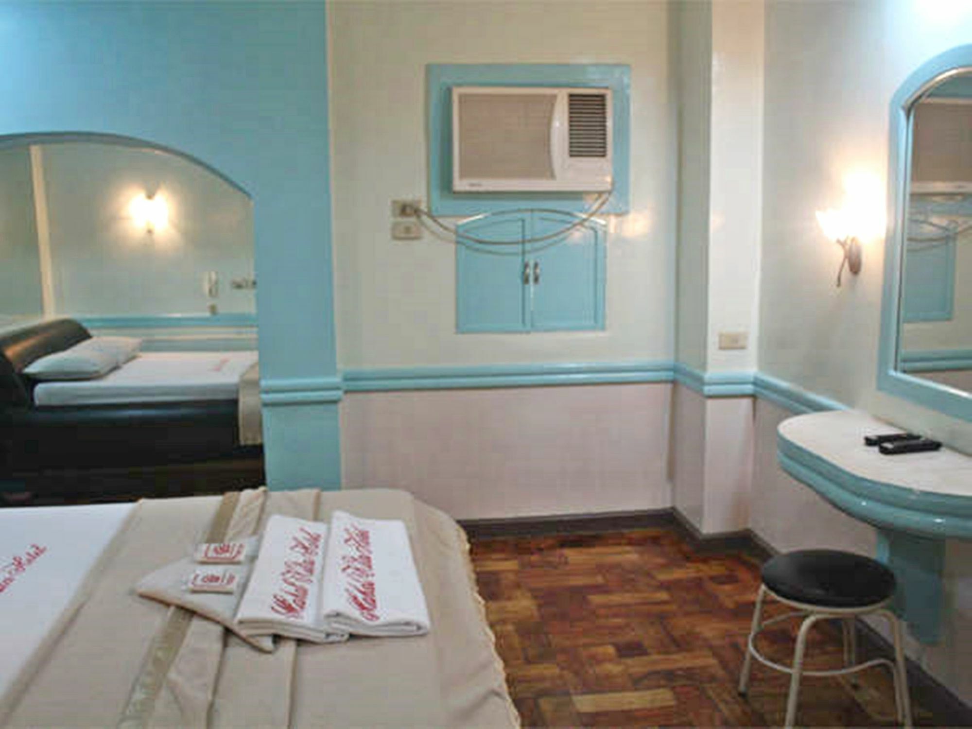 Mahal Kita Drive Inn Pasay Exterior foto