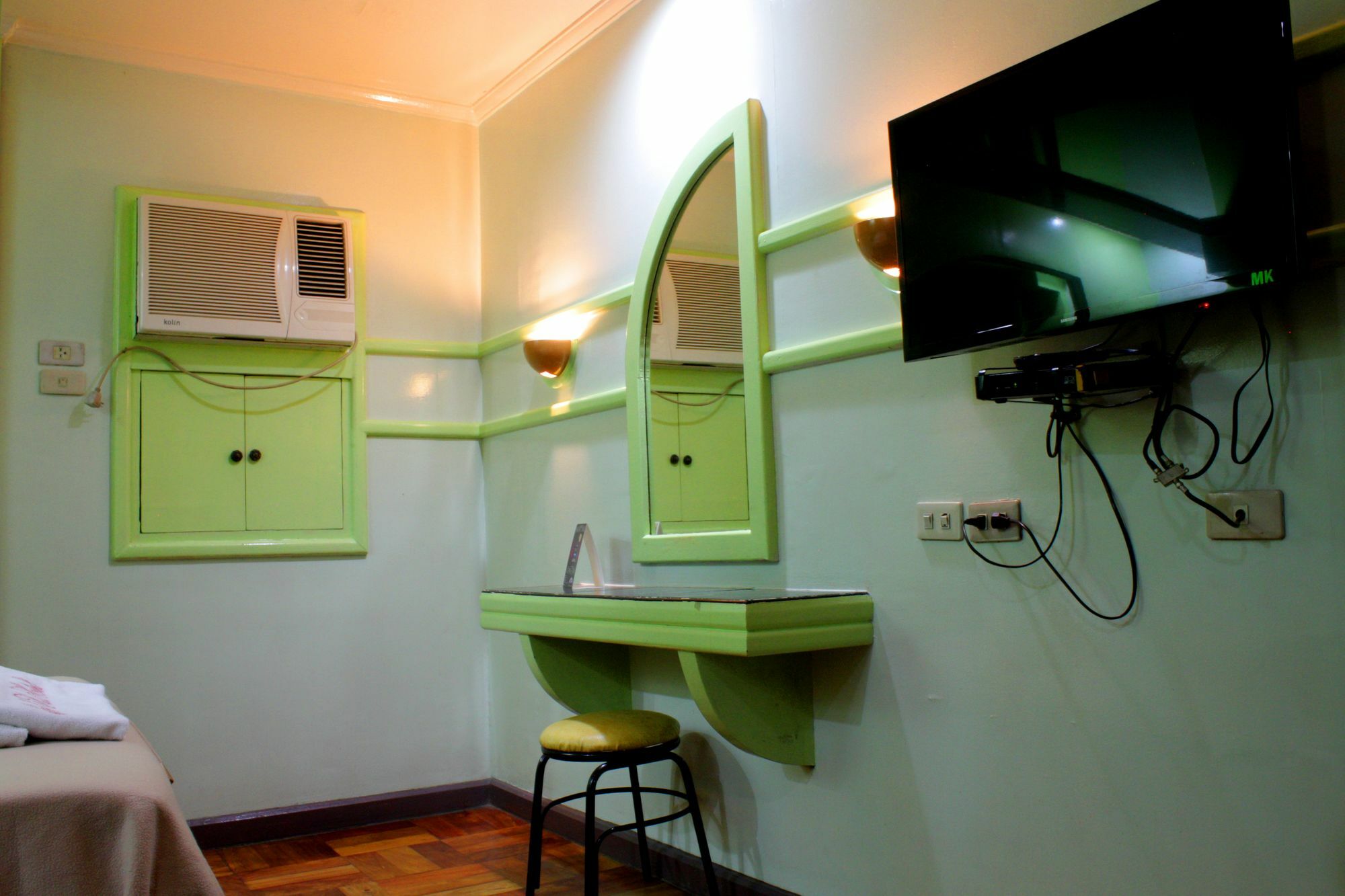 Mahal Kita Drive Inn Pasay Exterior foto